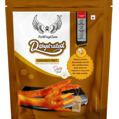 Dehydrated chicken feet treat for dogs and cats, natural glucosamine